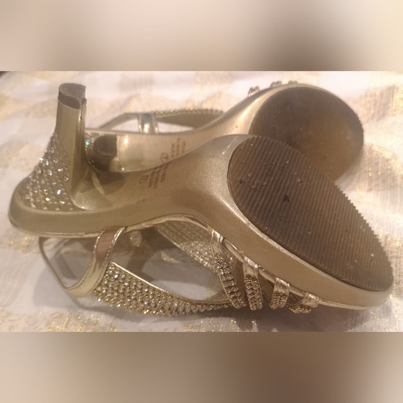 Gold shoes - Picture 12 of 16